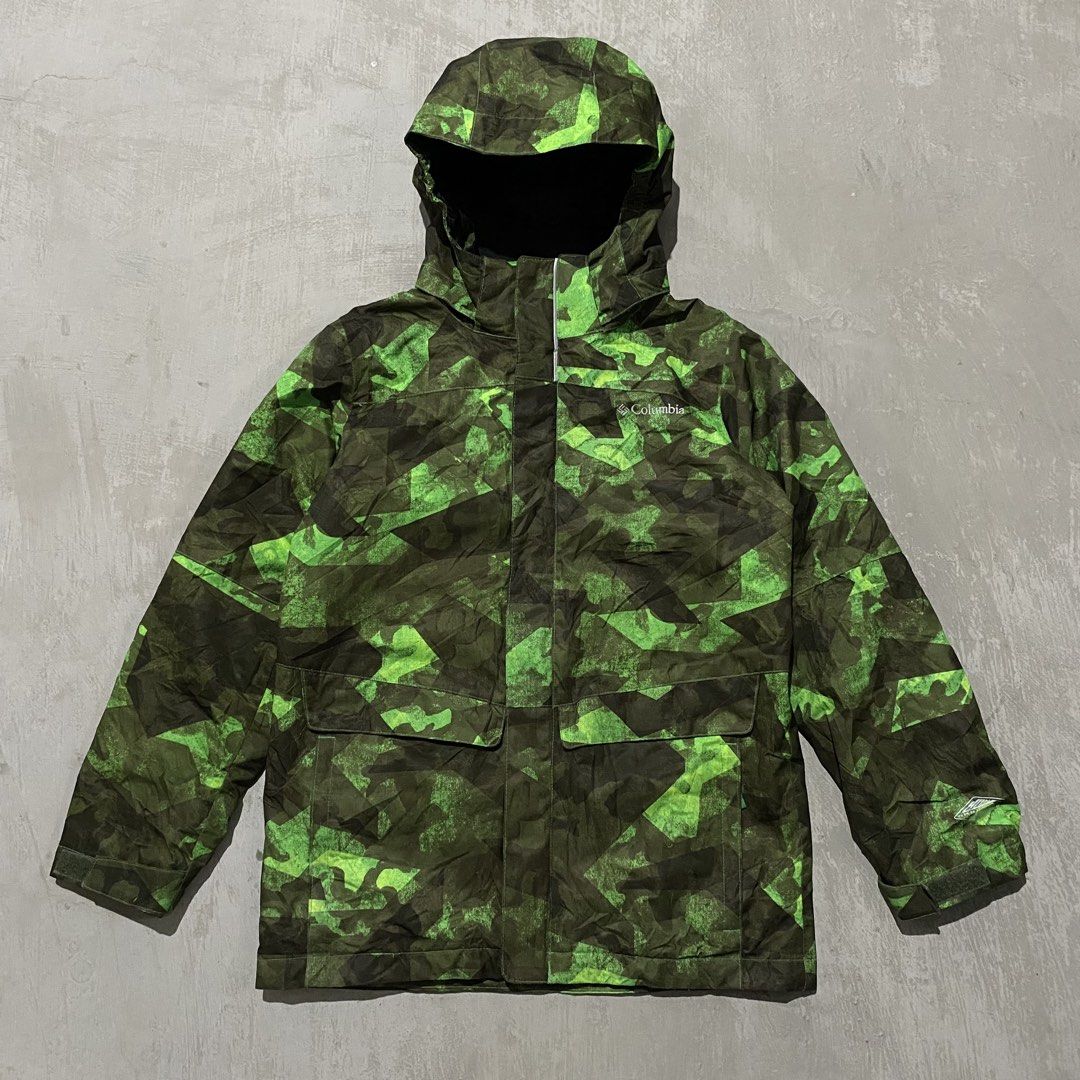 Columbia Interchange OmniTech Detachable Hoodie Jacket (Category: Coats, Jackets and Outerwear) located in Calamba. Submitted by vxd3.store (Listing ID 1430480571, Image 1). Description: Columbia Interchange OmniTech Detachable Hoodie Jacket Medium Length 26 Width 19.5 Sleeve 22 Shoulder 15.5 -good condition -no issue .