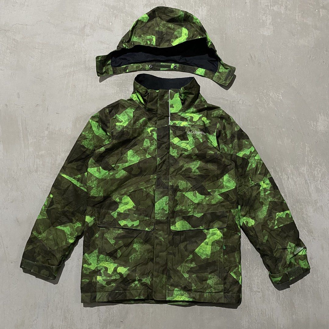 Columbia Interchange OmniTech Detachable Hoodie Jacket (Category: Coats, Jackets and Outerwear) located in Calamba. Submitted by vxd3.store (Listing ID 1430480571, Image 2). Description: Columbia Interchange OmniTech Detachable Hoodie Jacket Medium Length 26 Width 19.5 Sleeve 22 Shoulder 15.5 -good condition -no issue .