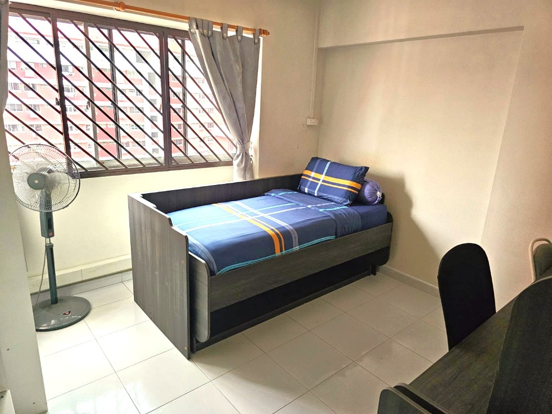 (Category: ) located in . Submitted by your_rental_specialist (Listing ID 1430440079, Image 1). Description: .