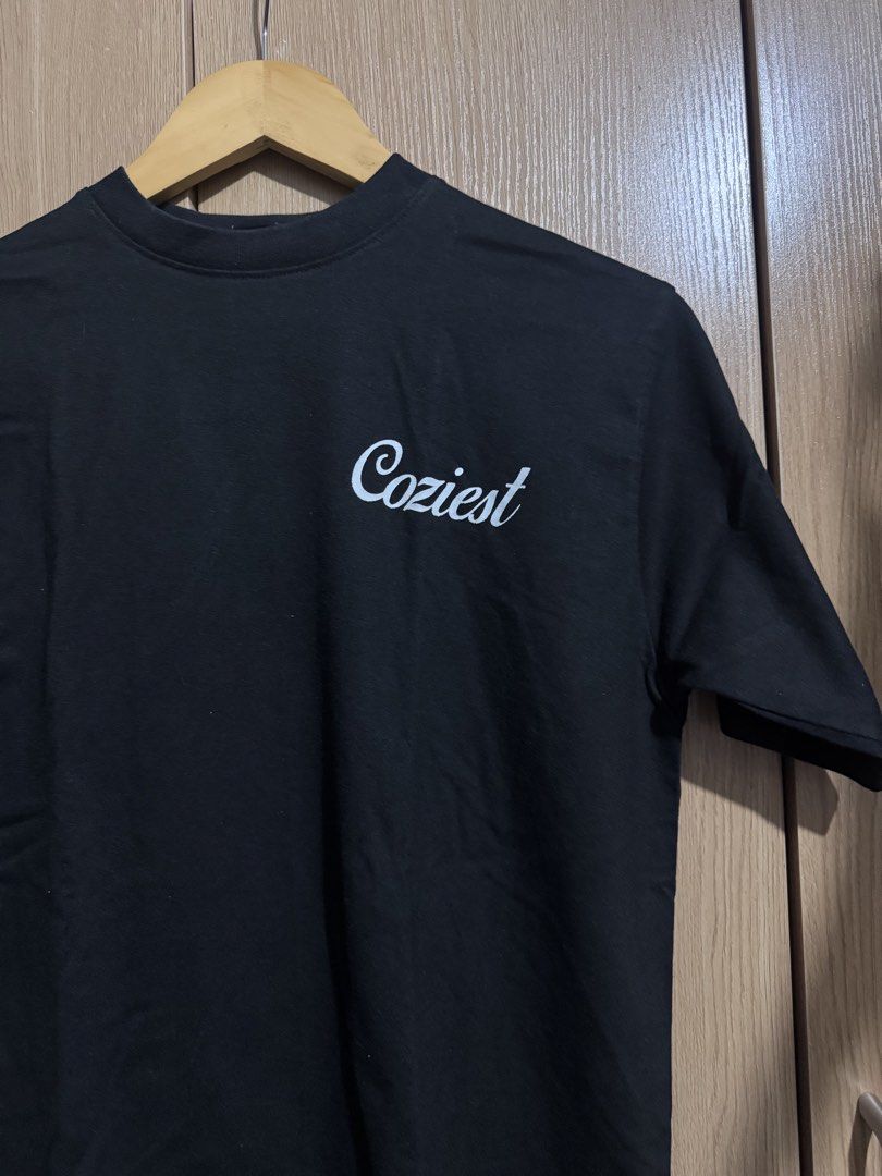 Coziest black minimalist shirt small (Category: Shirts) located in Mandaluyong City. Submitted by caramelmacchiato___ (Listing ID 1430593091, Image 3). Description: Once used only Bought from l@z@d@ app Size small.