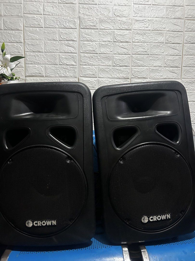 Crown Speakers (Category: Soundbars, Speakers & Amplifiers) located in Santa Rosa. Submitted by taneers (Listing ID 1430575857, Image 1). Description: Crown Pro15 pair na no issue napakalakas pang outdoor.