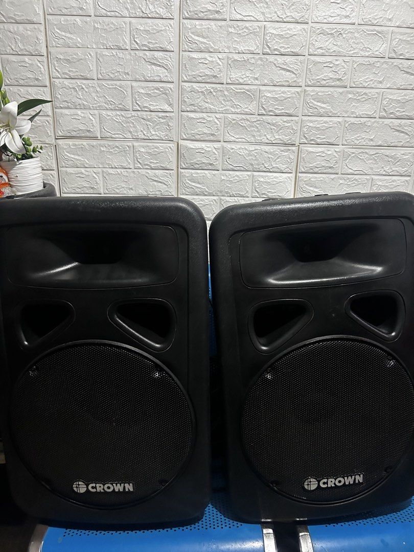 Crown Speakers (Category: Soundbars, Speakers & Amplifiers) located in Santa Rosa. Submitted by taneers (Listing ID 1430575857, Image 3). Description: Crown Pro15 pair na no issue napakalakas pang outdoor.
