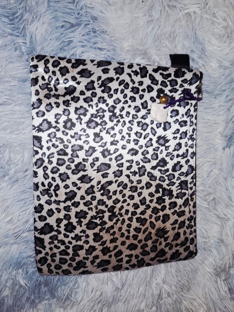 CUSHION POUCH . MEDIUM SIZE KASYA MINI TABLET (Category: Announcements) located in Cavite. Submitted by annek_annek (Listing ID 1430549185, Image 3). Description: CONDITION: LIKE NEW PLEASE SEND ME A MESSAGE FOR MORE DETAILS 🙂. PLEASE DO MANAGE OUR EXPECTATION. ITEMS ARE STILL FROM JAPAN SURPLUS. MOP : BDO,BPI,MARIBANK,GCASH MOD : LALAMOVE FLASH EXPRESS OWN PICK UP MEET UP NEARBY AREA WITH HANDLING FEE..