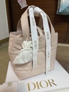 （分類：）位於 。 由 balobalohaha 提交（商品編號 1430560247，圖片 1）。簡介： 。