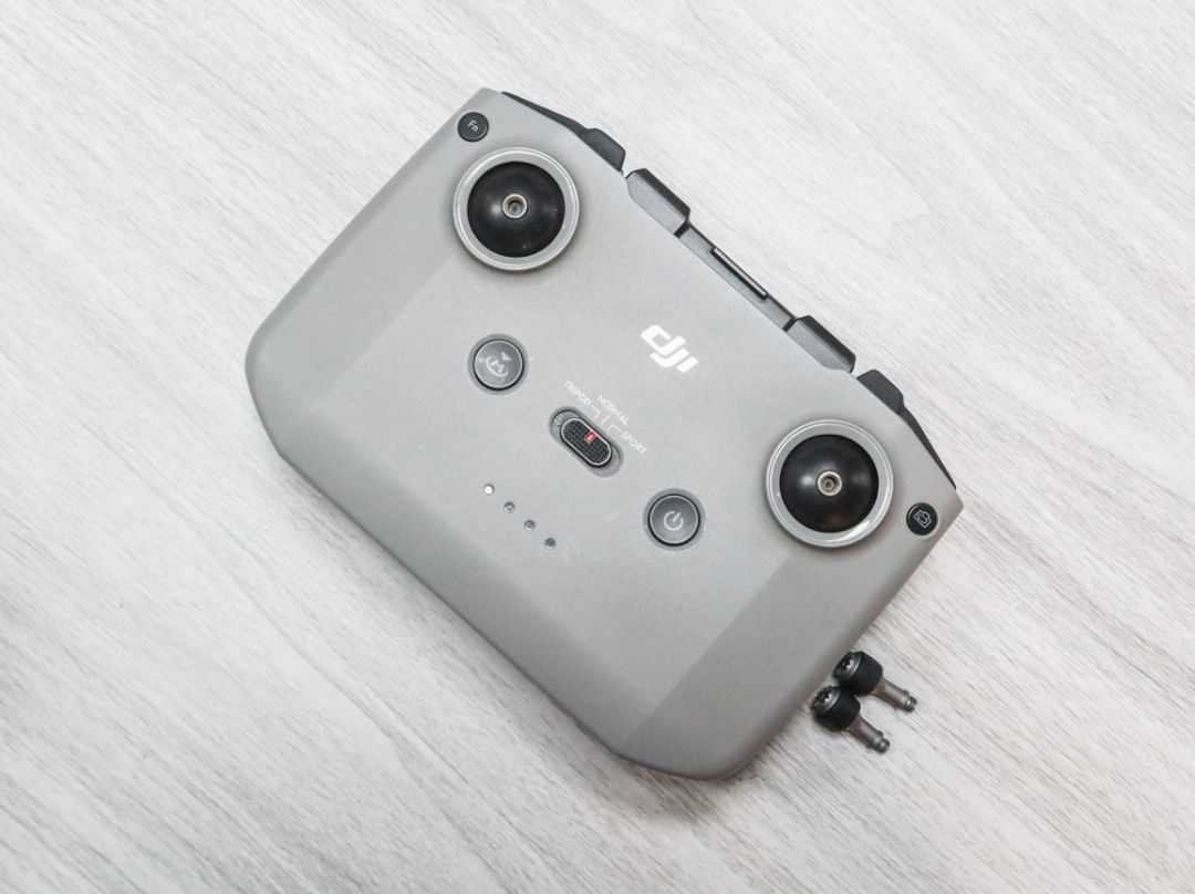 DJI Remote RC-231 for DJI Mavic Air 2- Lite Used, Fotografi di Carousell