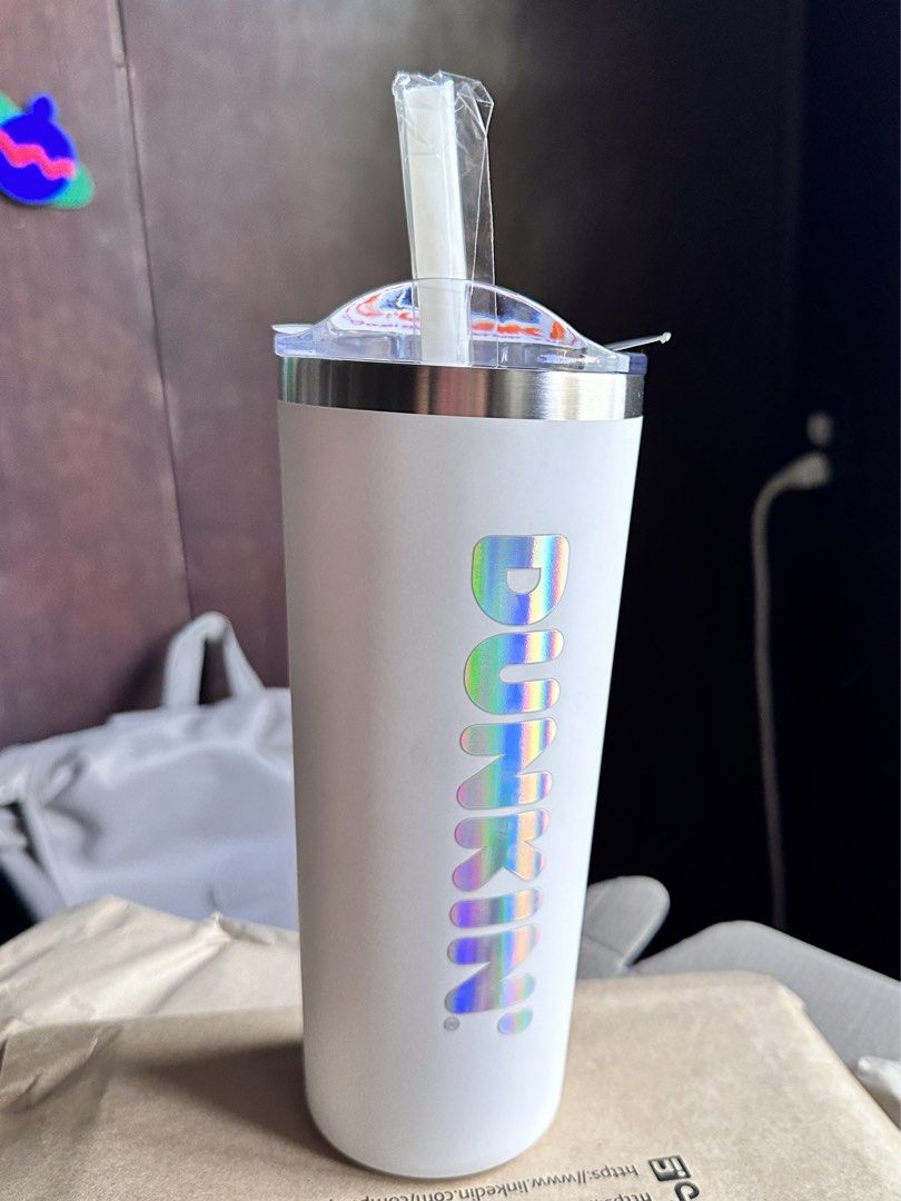 Dunkin Insulated Tumbler (Category: Water Bottles & Tumblers) located in Makati City. Submitted by prelovednialice (Listing ID 1430504281, Image 1). Description: White Dunkin' Insulated Tumbler 20oz with straw Never been used. Price slightly nego 🥰 Location: Manila.
