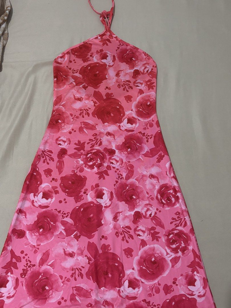Floral Halter Dress (Category: Dresses) located in Quezon City. Submitted by beeologist (Listing ID 1430514102, Image 1). Description: .