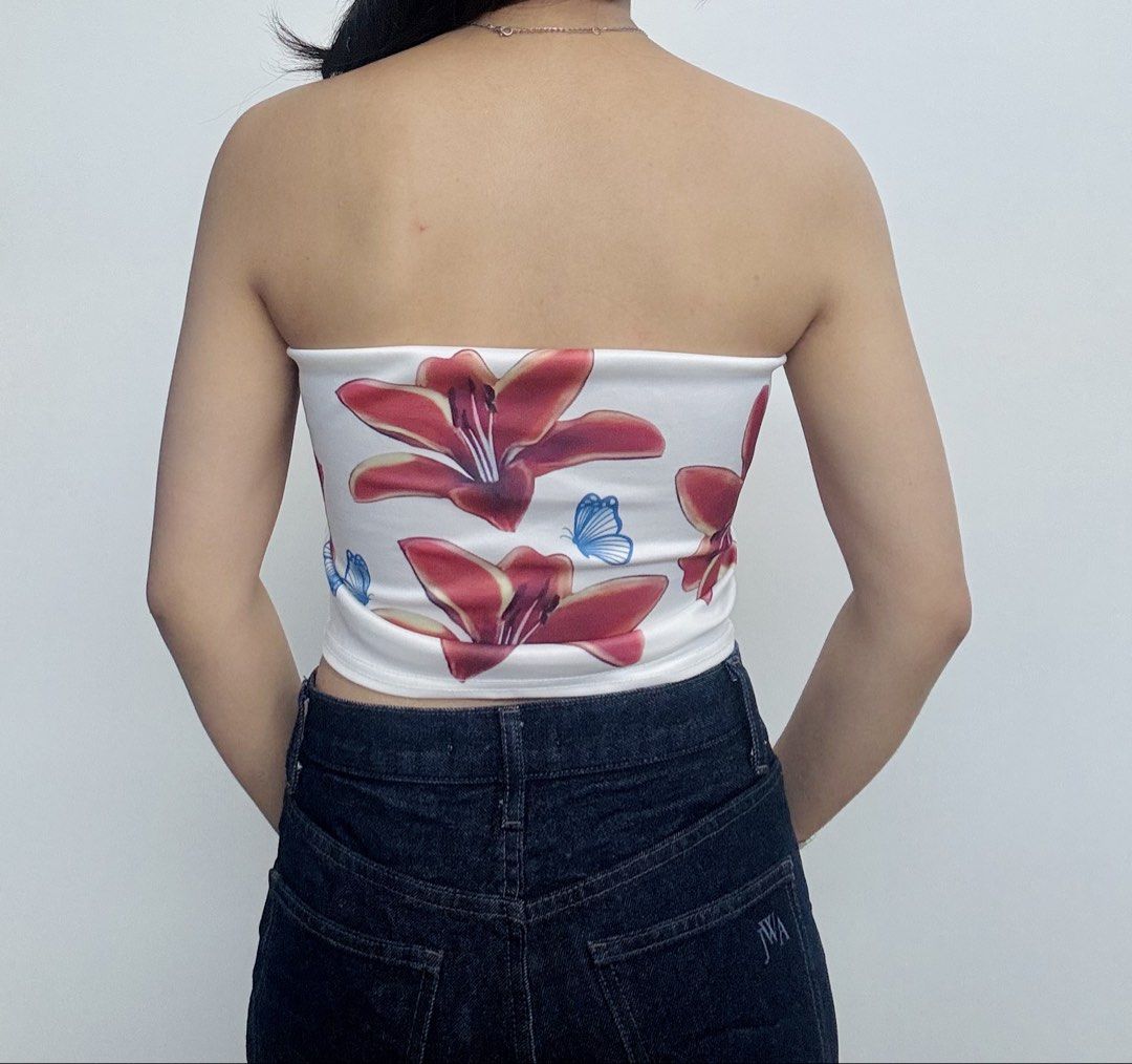 Floral Summer Tube Top (Category: Others Tops) located in Muntinlupa City. Submitted by sialokin (Listing ID 1430494315, Image 2). Description: floral tube top, lily print strapless top, y2k aesthetic outfit, soft girl aesthetic, coquette style top, korean fashion style, summer outfit staple, cropped tube top, bold floral print top, pinterest outfit inspo, ig aesthetic look, cute girly top, streetwear y2k fashion, fitted strapless top women, vibr
