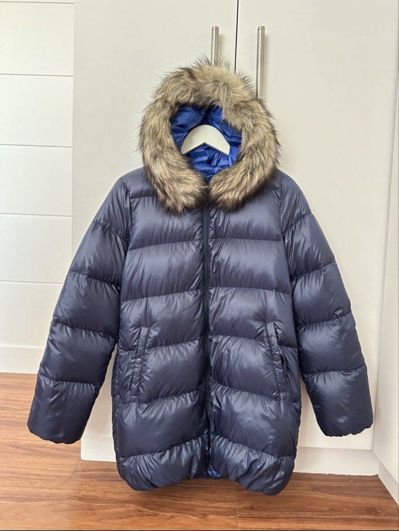 Gap Winter Edition Puffer Jacket with Fur Hood (Category: Coats, Jackets and Outerwear) located in Marikina City. Submitted by cosmicfox_6dec29 (Listing ID 1430490060, Image 3). Description: For women Good as new Detachable fur Size: Small Exact measurement when laid flat Shoulder: 15.5” Width: 20” Length: 30” Washed and ready to wear.