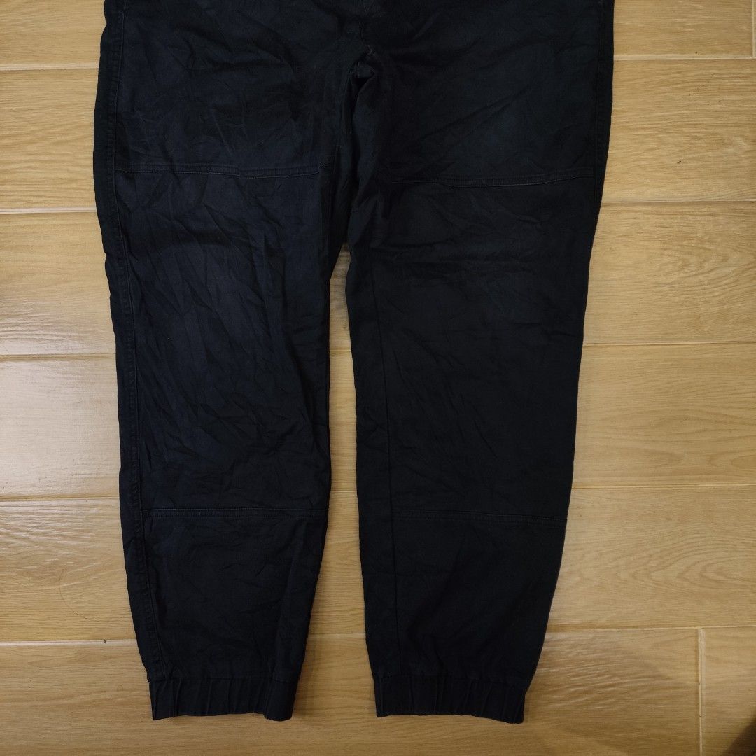 Giordano Slim Tapered Pants (XL) (Category: Trousers) located in Tagaytay City. Submitted by splurge_ (Listing ID 1430554883, Image 3). Description: For Sale: ▫️ Giordano Slim Tapered Pants ▫️ Complete tags ▫️ Excellent Condition ▫️Size XL (180/90A) on tag Dimensions: ▫️ Width - 19 inches, can stretch up to 21 inches ( 38 - 42 waistline) ▫️ Length - 37 inches ▫️Hem - 1.5 inches Php 600 ▫️ Shipping fee is already included ▫️ Shipping via J&T ▫️ Ta