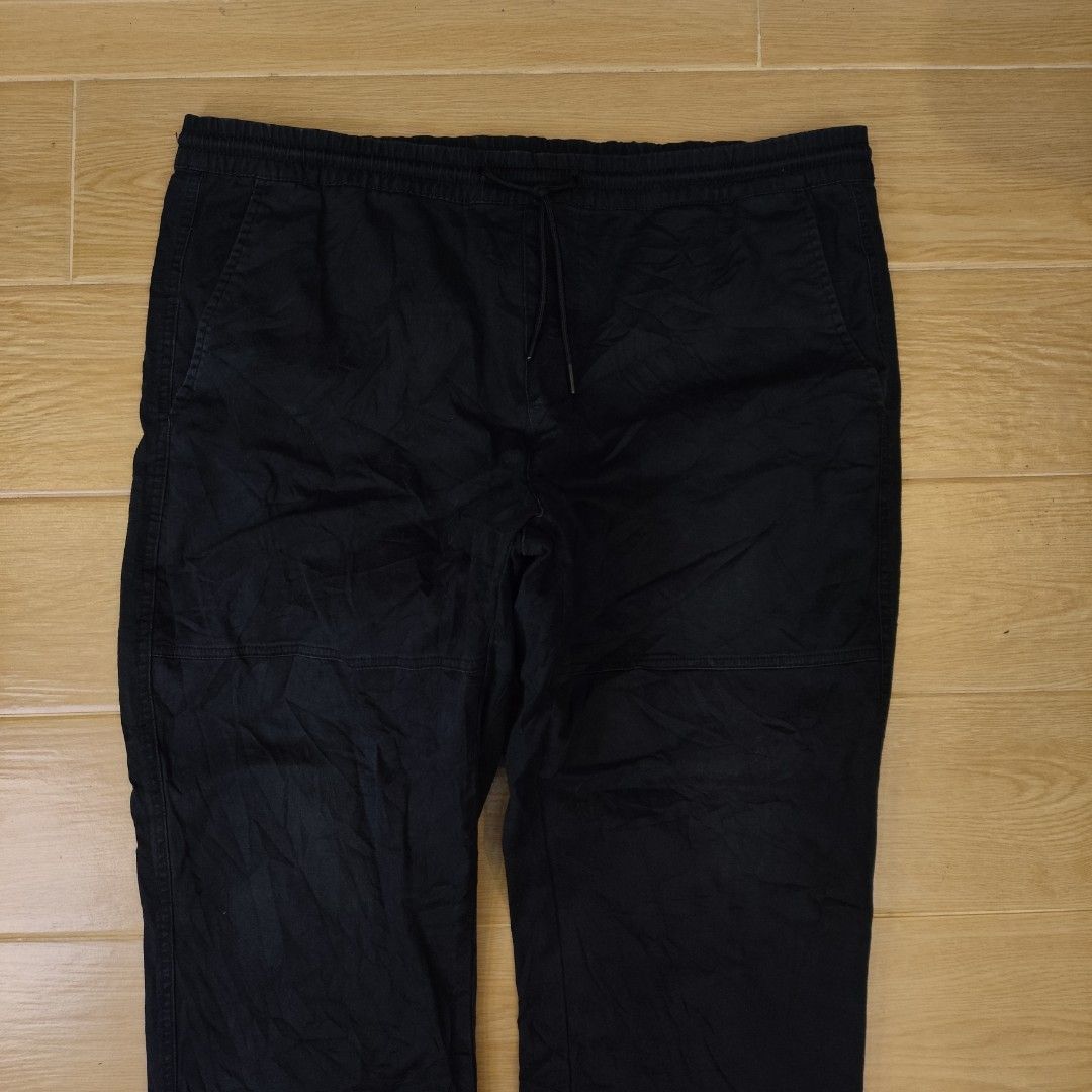 Giordano Slim Tapered Pants (XL) (Category: Trousers) located in Tagaytay City. Submitted by splurge_ (Listing ID 1430554883, Image 2). Description: For Sale: ▫️ Giordano Slim Tapered Pants ▫️ Complete tags ▫️ Excellent Condition ▫️Size XL (180/90A) on tag Dimensions: ▫️ Width - 19 inches, can stretch up to 21 inches ( 38 - 42 waistline) ▫️ Length - 37 inches ▫️Hem - 1.5 inches Php 600 ▫️ Shipping fee is already included ▫️ Shipping via J&T ▫️ Ta