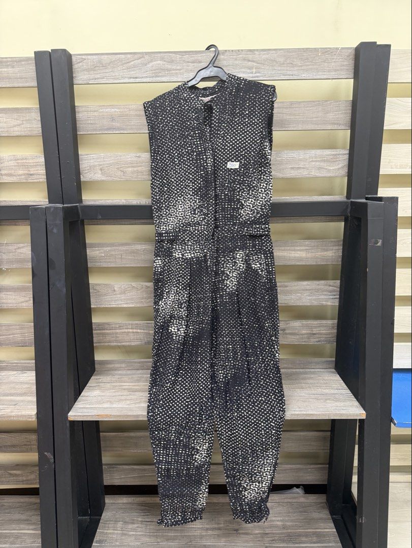 Halston Heritage Black and White Jumpsuit (Category: Jumpsuits) located in Mandaluyong City. Submitted by bestdressedph2025 (Listing ID 1430498994, Image 1). Description: Selling Preloved Clothes! Can Give Discount if Buying Multiple Items! DM for Inquiries Measurements in Inches: Shoulder: 18 Bust: 19 Length: 58 Size on Tag: 4 (equivalent to size S) MOP: GCash Location: Mandaluyong Delivery: Lalamove/J&T.