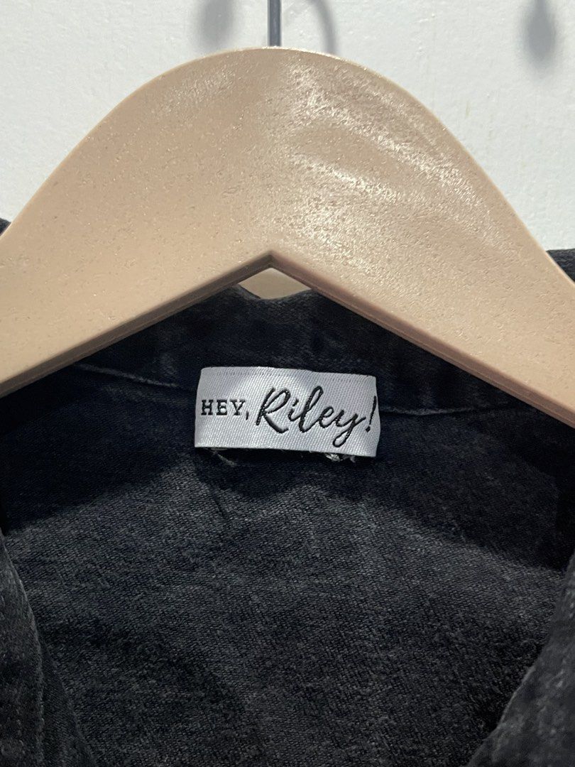 Hey, Riley! Black Romper with Belt (Category: Rompers) located in Quezon City. Submitted by skyandstar (Listing ID 1430435208, Image 2). Description: ✨ Preloved Clothes for Sale ✨ Selling my gently used clothes—still in good condition and well taken care of 💖 This black romper fits xs-s frame with detachable belt 📌 Details: • All items are preloved • Payment first via GCash • No J&T shipping • Delivery via Lalamove or Grab (shouldered by buyer)