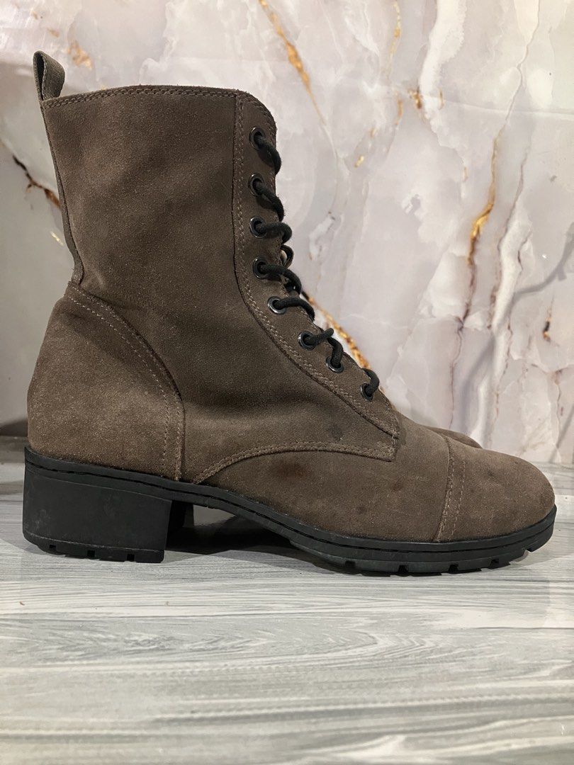 i love mi Suede Boots (Category: Boots) located in General Mariano Alvarez. Submitted by adonid (Listing ID 1430482130, Image 1). Description: I LOVE MI SUEDE SHOES ORIGINAL I LOVE MI SUEDE SHOES GOOD CONDITION NORMAL SIGN OF USAGE ONLY SIZE 7 MEN.