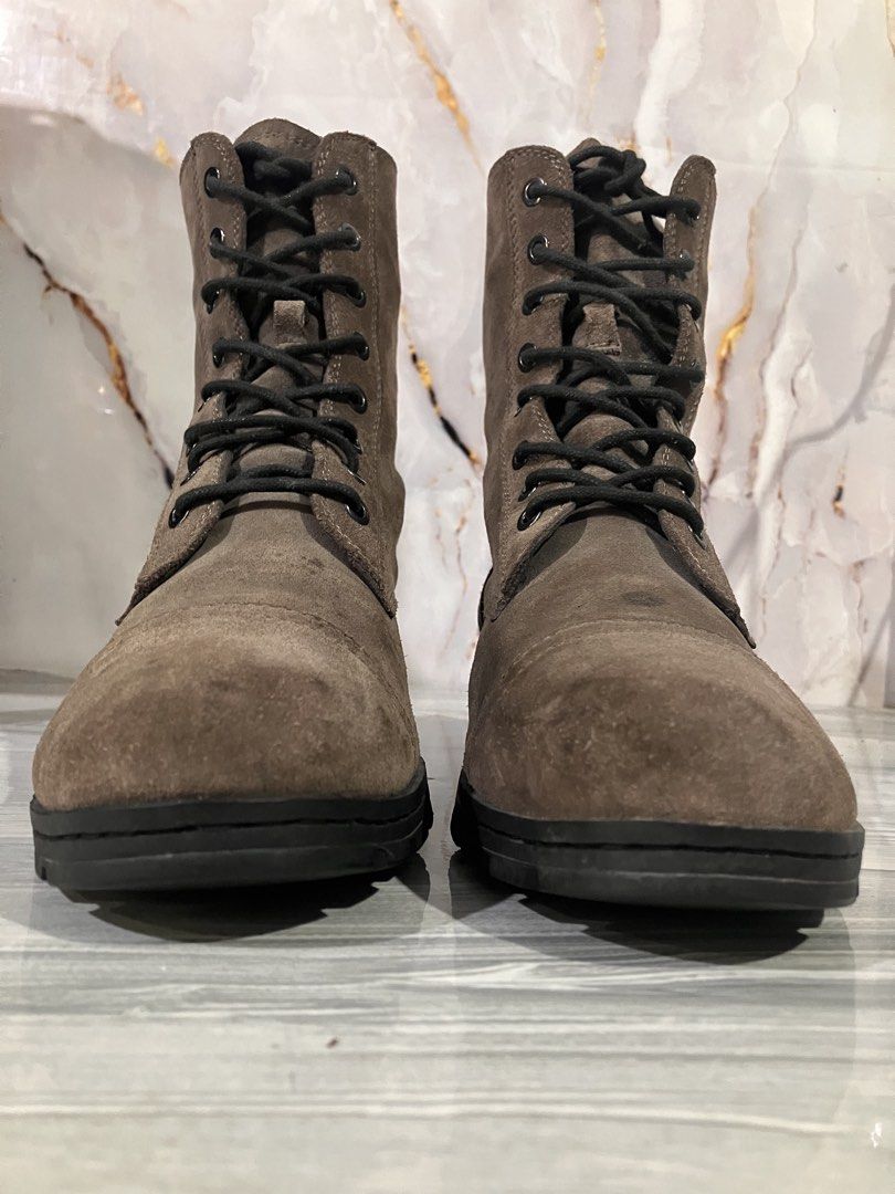 i love mi Suede Boots (Category: Boots) located in General Mariano Alvarez. Submitted by adonid (Listing ID 1430482130, Image 3). Description: I LOVE MI SUEDE SHOES ORIGINAL I LOVE MI SUEDE SHOES GOOD CONDITION NORMAL SIGN OF USAGE ONLY SIZE 7 MEN.
