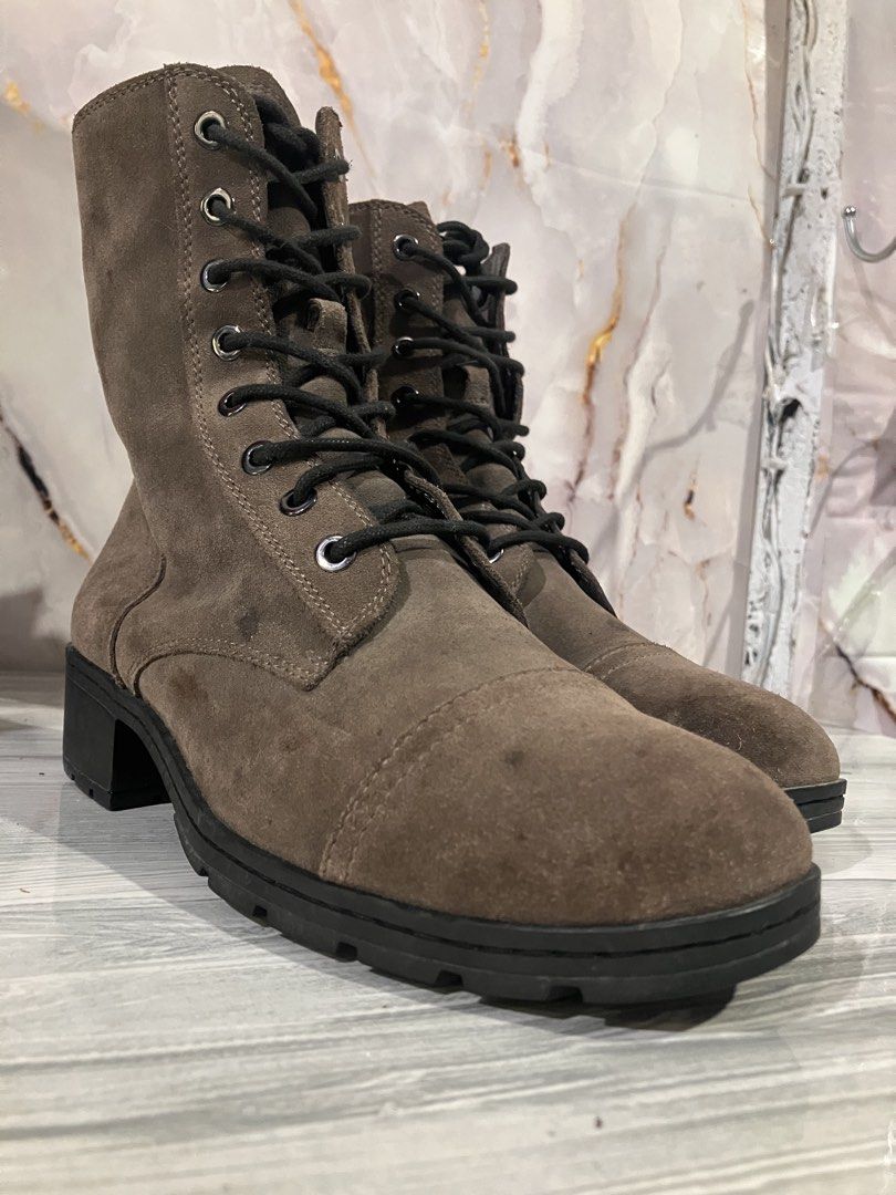 i love mi Suede Boots (Category: Boots) located in General Mariano Alvarez. Submitted by adonid (Listing ID 1430482130, Image 2). Description: I LOVE MI SUEDE SHOES ORIGINAL I LOVE MI SUEDE SHOES GOOD CONDITION NORMAL SIGN OF USAGE ONLY SIZE 7 MEN.
