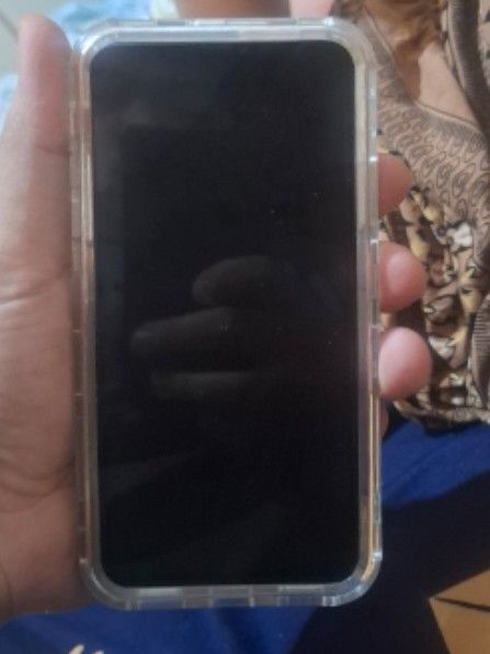 iPhone 11 Pro Max 256GB (Category: iPhone 11 Series) located in Quezon City. Submitted by yajayz (Listing ID 1424439701, Image 3). Description: iphone 11 pro max 256 FU replaced Original High OLED LCD (Face ID not working) replaced Flycdi Battery -sobrang tagal malowbat 100% battery health -with true tone -wifi ok -sounds ok -silent button gumagana minsan gumagana minsan hindi -all sim network pwede (factory unlocked) -touch ok -latest ios 26.3 -