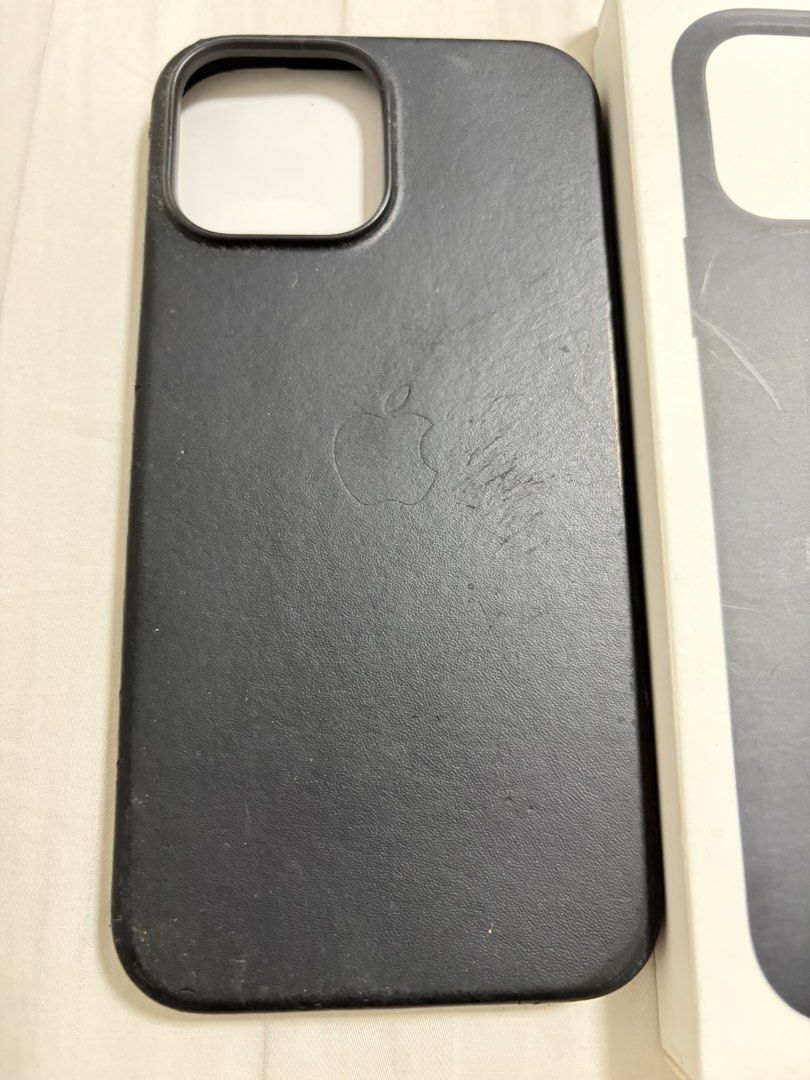 Iphone 13 promax leather case (Category: Cases & Sleeves) located in Manila. Submitted by marbymuff (Listing ID 1430464258, Image 2). Description: Original apple Pls see photos for signs of usage Loc capitol hills drive old balara qc Negotiable.
