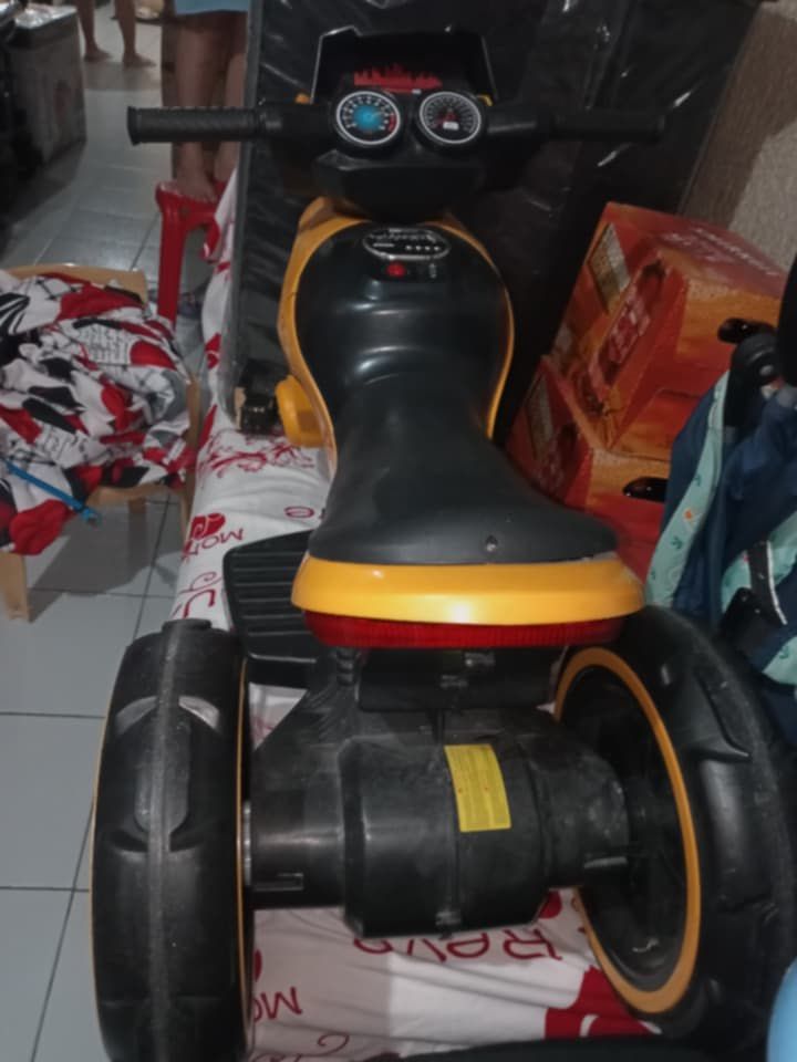 Kids' Electric Ride-on Motorcycle (Category: Kids Toys) located in Matanog. Submitted by jcamill3 (Listing ID 1430507653, Image 1). Description: no issue .