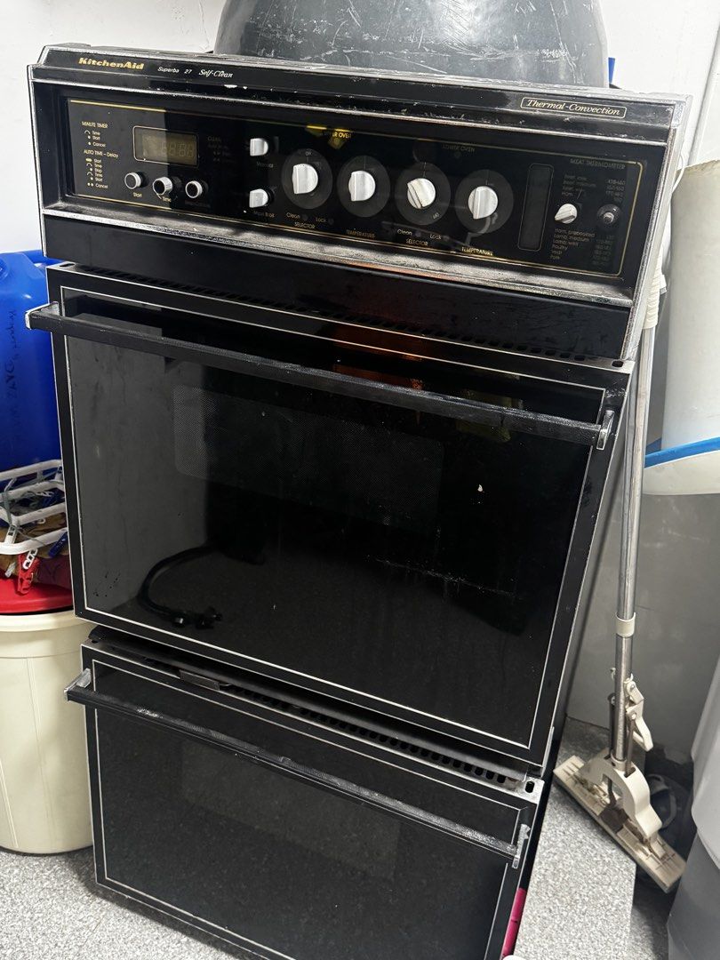 KitchenAid Superba Self-Clean Thermal-Convection Oven (Category: Ovens & Toasters) located in Muntinlupa City. Submitted by patfollosco (Listing ID 1430528901, Image 1). Description: Hindi na po nagagamit Need funds.