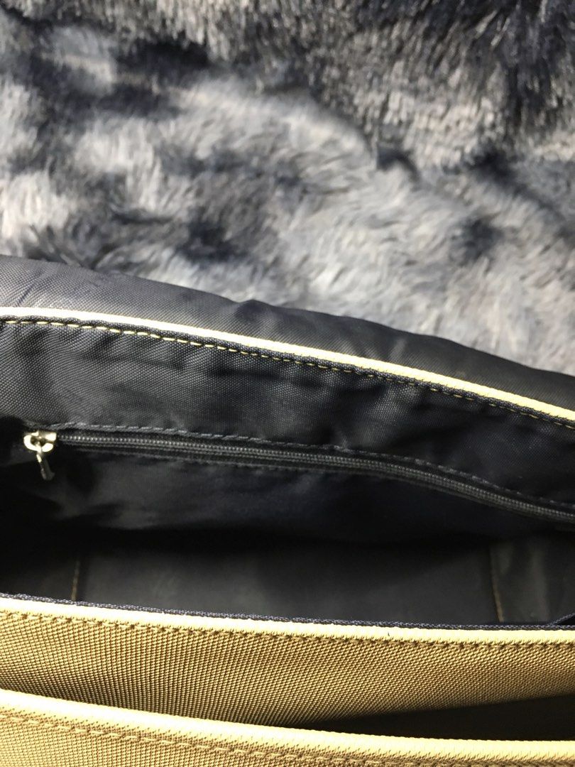 Lacoste Vintage Bag✨✅ (Category: Luxury Bags & Wallets) located in Cagayan de Oro. Submitted by rosellersumod-ong (Listing ID 1430553691, Image 3). Description: Vintage Bag Lacoste 📌 Authentic ✨✅ Sling Bag✅ Uni Sex Bag ✨📌 Dm para sa issue 📌 Excellent Condition ✨ Condition 9.8/10 Color rate 9.8/10 Mine 1200 free shipping Loc:Tagoloan misamis Oriental 📌 unli vouch or vc with item para safe.