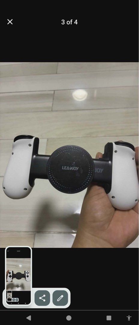 LeaJoy MIC+ Mobile Gaming Controller (Category: Controllers) located in General Mariano Alvarez. Submitted by lucian91 (Listing ID 1430549419, Image 3). Description: - LeaJoy MIC+ Mobile Gaming Controller - Compatible with iPhone and Android devices - Sleek and ergonomic design.