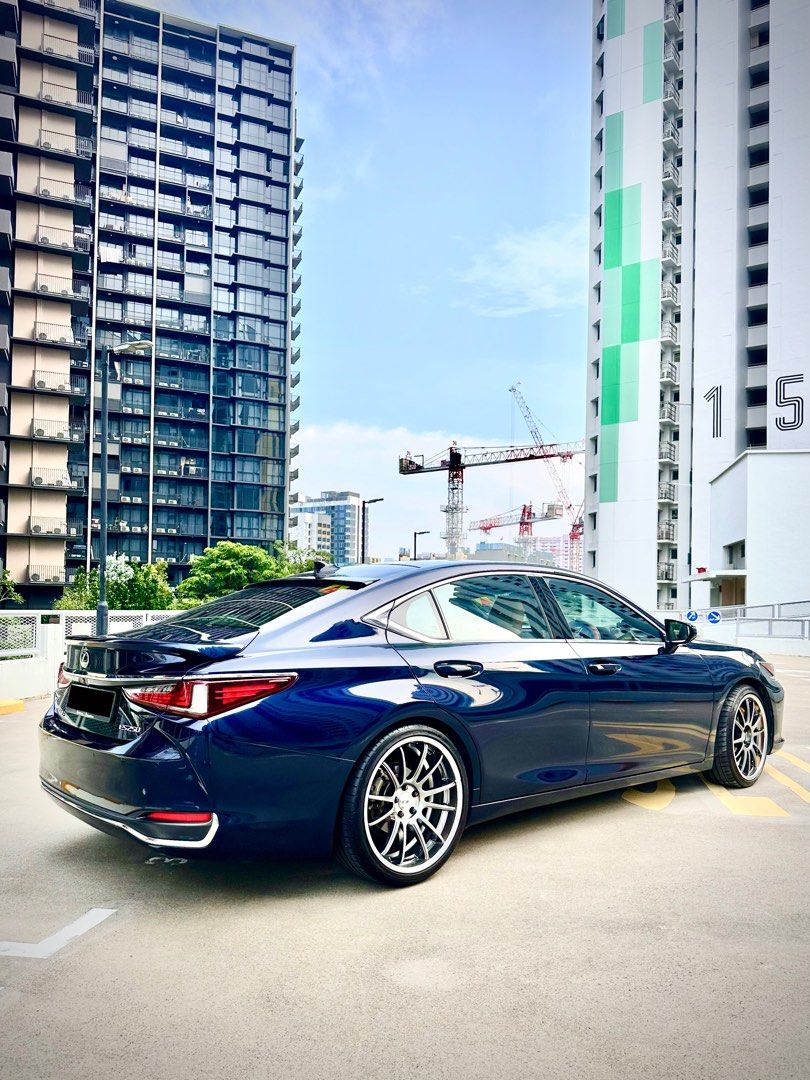 Lexus ES250 2.5 Luxury (A) (Category: Used Cars) located in Singapore. Submitted by raider_25 (Listing ID 1430481401, Image 3). Description: Luxury edition with full specs: Triple Beam Adaptive LED Headlights; Heads Up Display; Panoramic Sunroof; Navigation/Infotainment System; 360 Camera; Blind spot mirrors; Ventilated Seats; Memory Seats; Reclinable Rear Seats; Premium Leather. Daily Driven; Excellent condition inside and out; Meticulously main