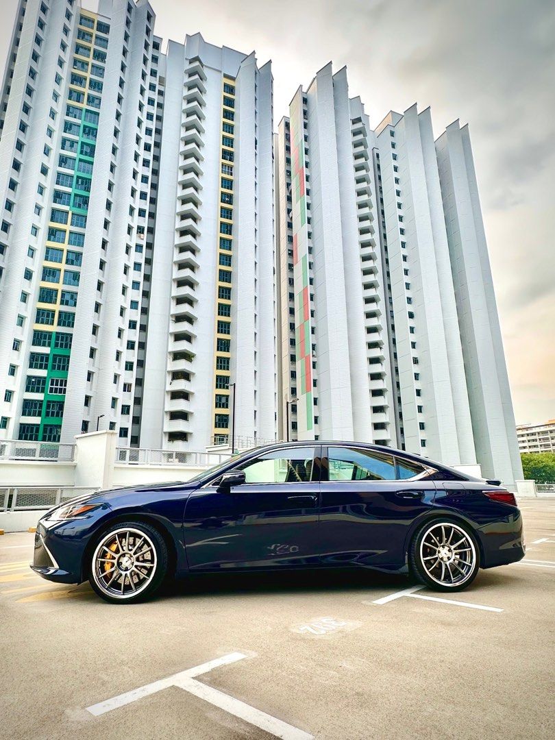Lexus ES250 2.5 Luxury (A) (Category: Used Cars) located in Singapore. Submitted by raider_25 (Listing ID 1430481401, Image 2). Description: Luxury edition with full specs: Triple Beam Adaptive LED Headlights; Heads Up Display; Panoramic Sunroof; Navigation/Infotainment System; 360 Camera; Blind spot mirrors; Ventilated Seats; Memory Seats; Reclinable Rear Seats; Premium Leather. Daily Driven; Excellent condition inside and out; Meticulously main