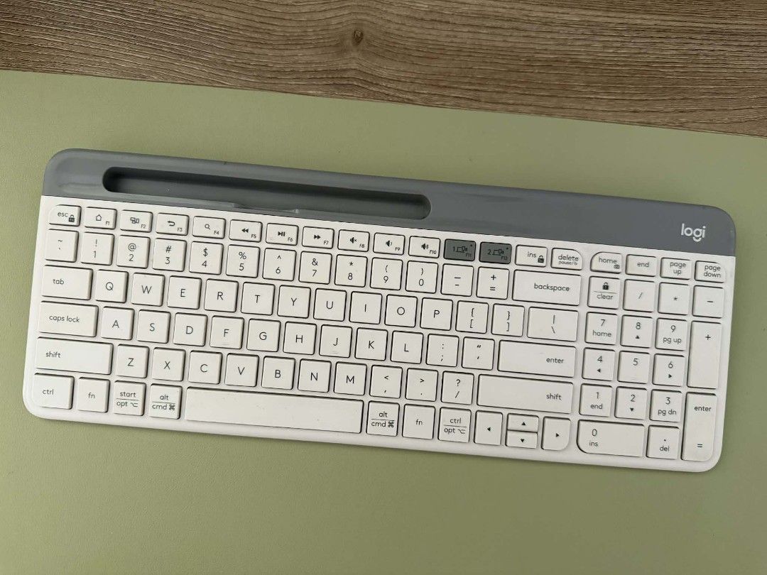 Logitech K580 Keyboard (Category: Computer Keyboard) located in Calamba. Submitted by gp_auto (Listing ID 1430517926, Image 1). Description: ITEMS FOR SALE! MOP: BPI, Gcash, Cash Logitech K580 Keyboard ✅️ wireless connection (USB and bluetooth) ✅️ 8/10 condition, no box — Selling price: Php. 400 Issue: Nakaangat yung Q and Home key cap. But working, need lang diinan yung pindot.