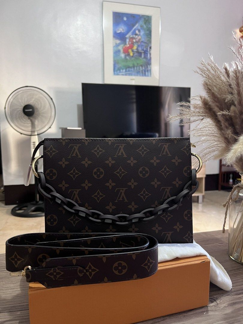 LV toiletry pouch (Category: Luxury Bags & Wallets) located in Manila. Submitted by luxurytreasure.ph (Listing ID 1430525871, Image 1). Description: .