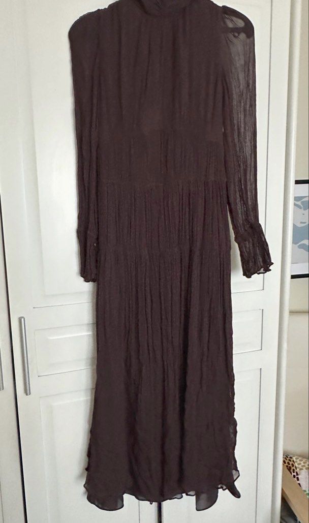 Mango Brown Sheer Maxi Dress (Category: Dresses) located in Pasig City. Submitted by c0nsyyy (Listing ID 1430440103, Image 2). Description: Used once for an event. selling low vs orig price at 5995. Mango Brown Sheer Maxi Dress. Size US 2 (but fits me, i’m US 4). Elegant, flowy design..