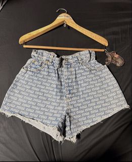 (Category: ) located in . Submitted by eecezy2thrift (Listing ID 1430445148, Image 1). Description: .
