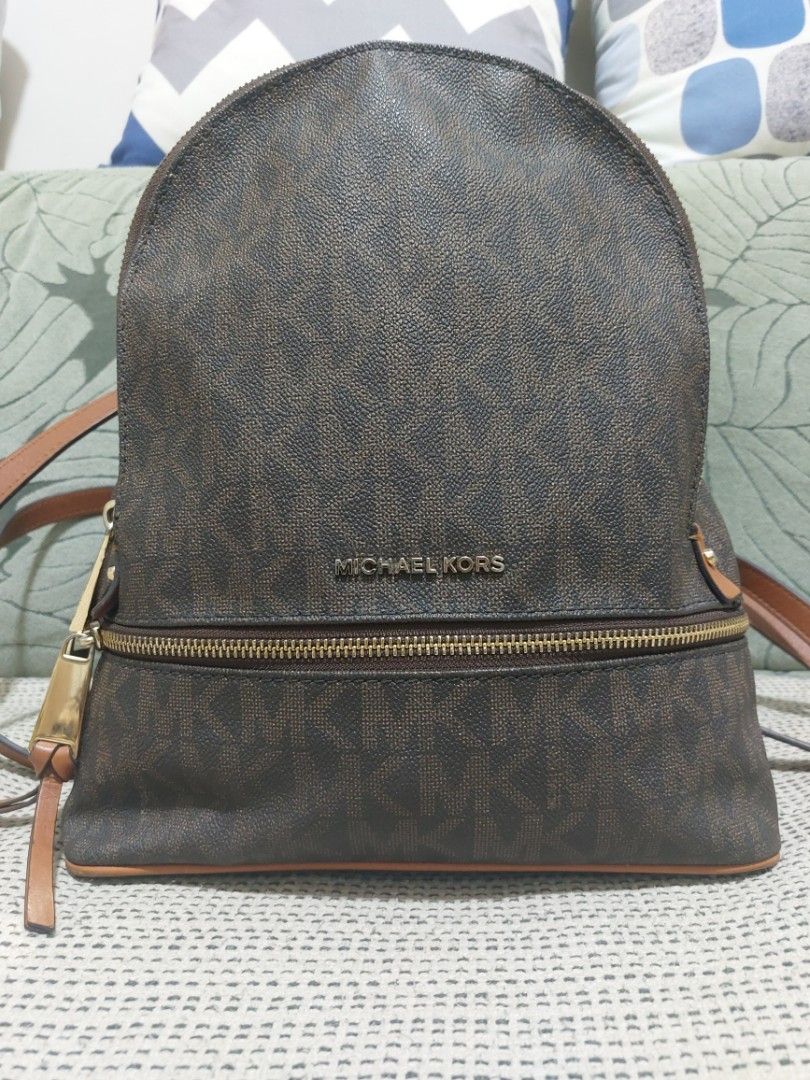 MK preloved medium back (Category: Luxury Bags & Wallets) located in Cavite. Submitted by marje0628 (Listing ID 1430596118, Image 1). Description: selling my preloved Mk bag medium bagpack, please check the picture for flaws..