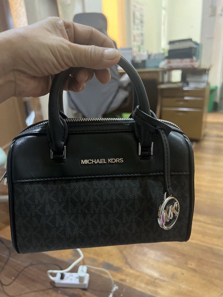 MK small sling bag (Category: Luxury Bags & Wallets) located in Antipolo. Submitted by mabeltisoy (Listing ID 1430481958, Image 1). Description: .