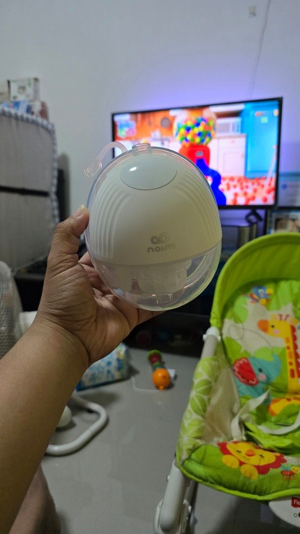 Naim plus with warranty (Category: Breastfeeding & Bottle Feeding) located in Quezon City. Submitted by myne0628 (Listing ID 1430556413, Image 1). Description: with warranty bought last feb 2026. rfs. not pumping.