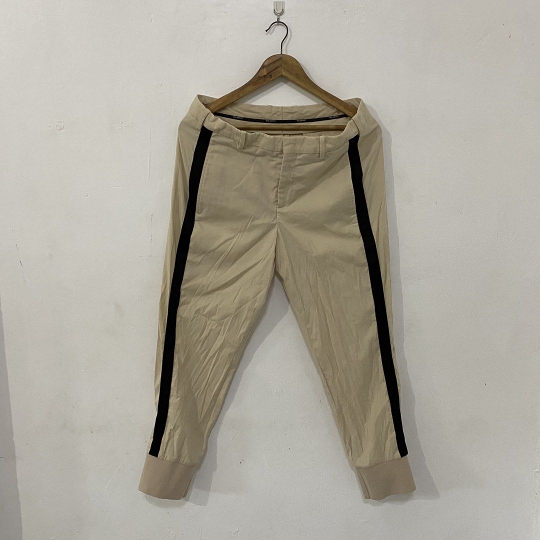 Neil Barrett SS20 (Category: Trousers) located in Las Pinas. Submitted by declutter_thing69 (Listing ID 1430518225, Image 1). Description: Neil Barrett SS2020 32 inches Waist 36 inches length Flawless.