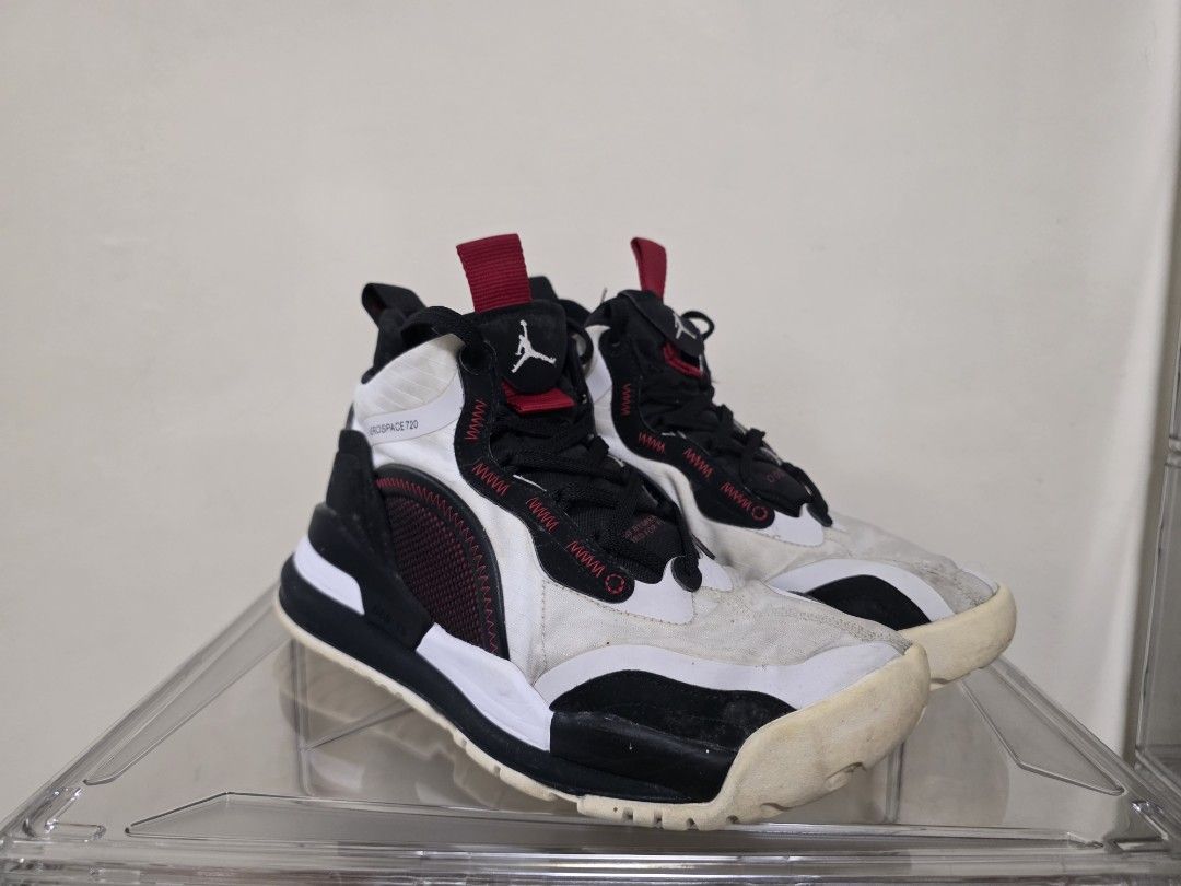 Nike Air Jordan Aerospace 720 (Category: Sneakers) located in Makati City. Submitted by code_blue (Listing ID 1430499937, Image 1). Description: Jordan Aerospace 720 SIZE 8.5 US What you see is what you get. Shoe is Heavily Used and has Damage on Right Side (Popped Air Bubble).