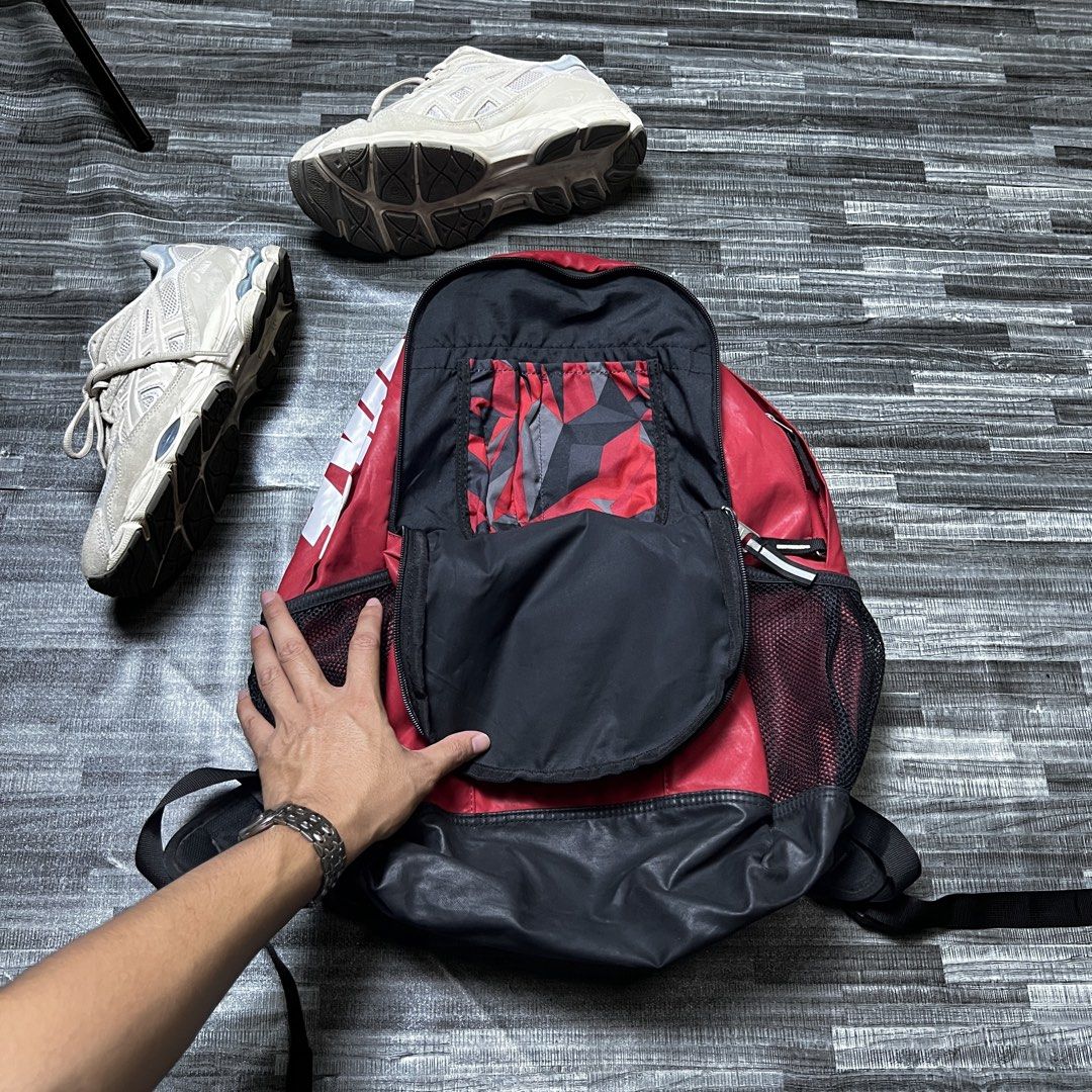 NIKE BACKPACK (Category: Backpacks) located in Kuala Kubu Baru. Submitted by riyustoremy (Listing ID 1430569921, Image 2). Description: Dm for purchase Negotiable.