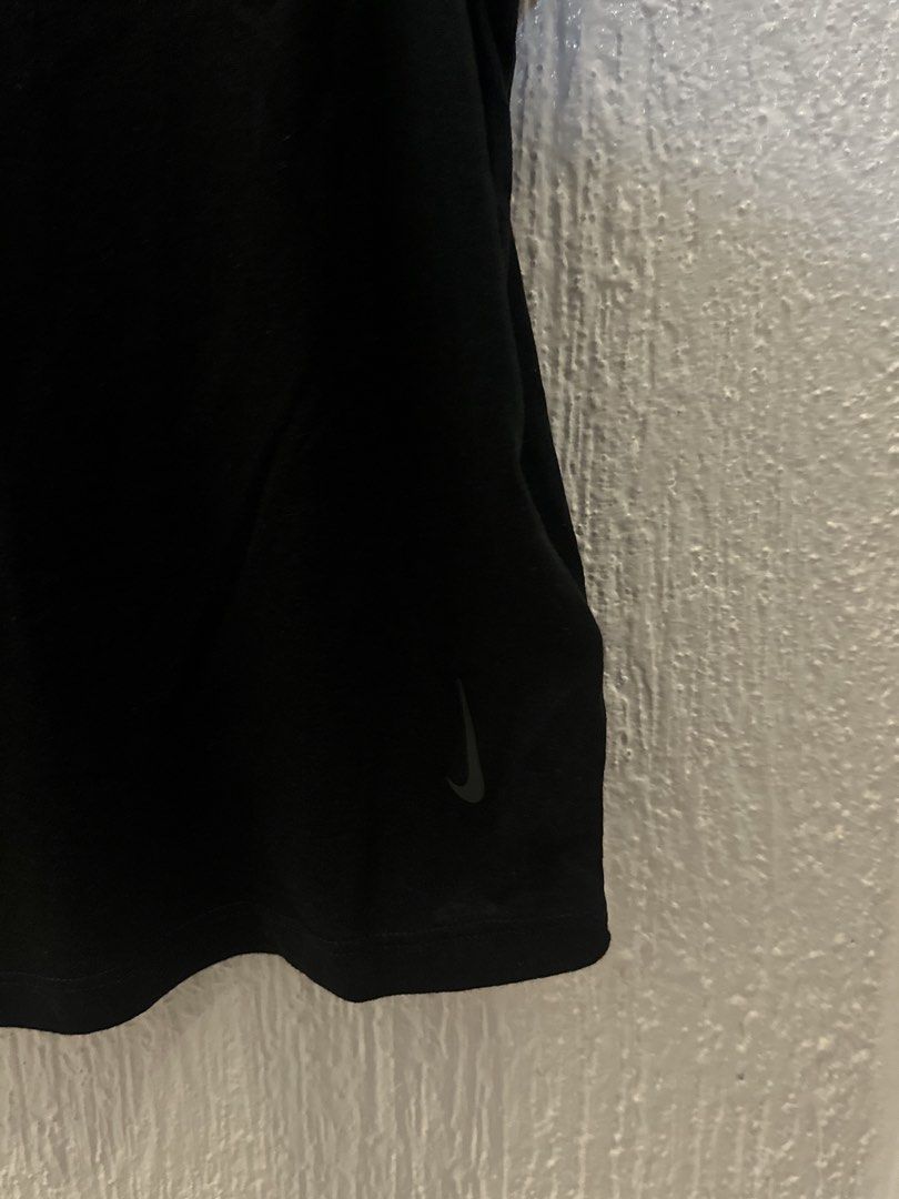 Nike Black Yoga Tank Top (Category: Activewear) located in Muntinlupa City. Submitted by mykaroms (Listing ID 1430562622, Image 3). Description: Nike Black Yoga Tank Top With blue thread details on the sleeve area Super lightweight drifit material Size Women's L (fits me a bit loose, I'm usually a size Women's M) No low ballers. Slight discount can be given if multiple items are purchased Gcash Payment. Delivery via Gogoxpress only. .