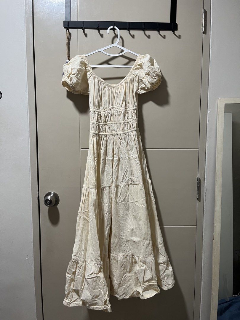 Off-White Beige Puff Sleeve long maxi Dress (Category: Dresses) located in Quezon City. Submitted by thicc.co (Listing ID 1430440200, Image 2). Description: I am size XL for reference.
