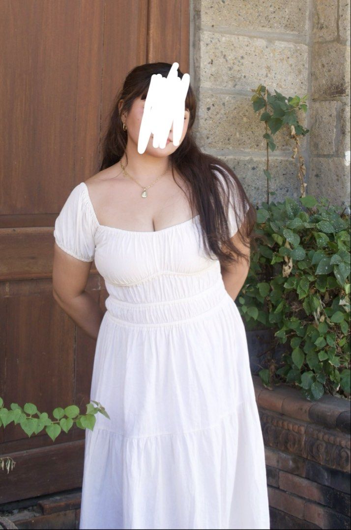 Off-White Beige Puff Sleeve long maxi Dress (Category: Dresses) located in Quezon City. Submitted by thicc.co (Listing ID 1430440200, Image 1). Description: I am size XL for reference.