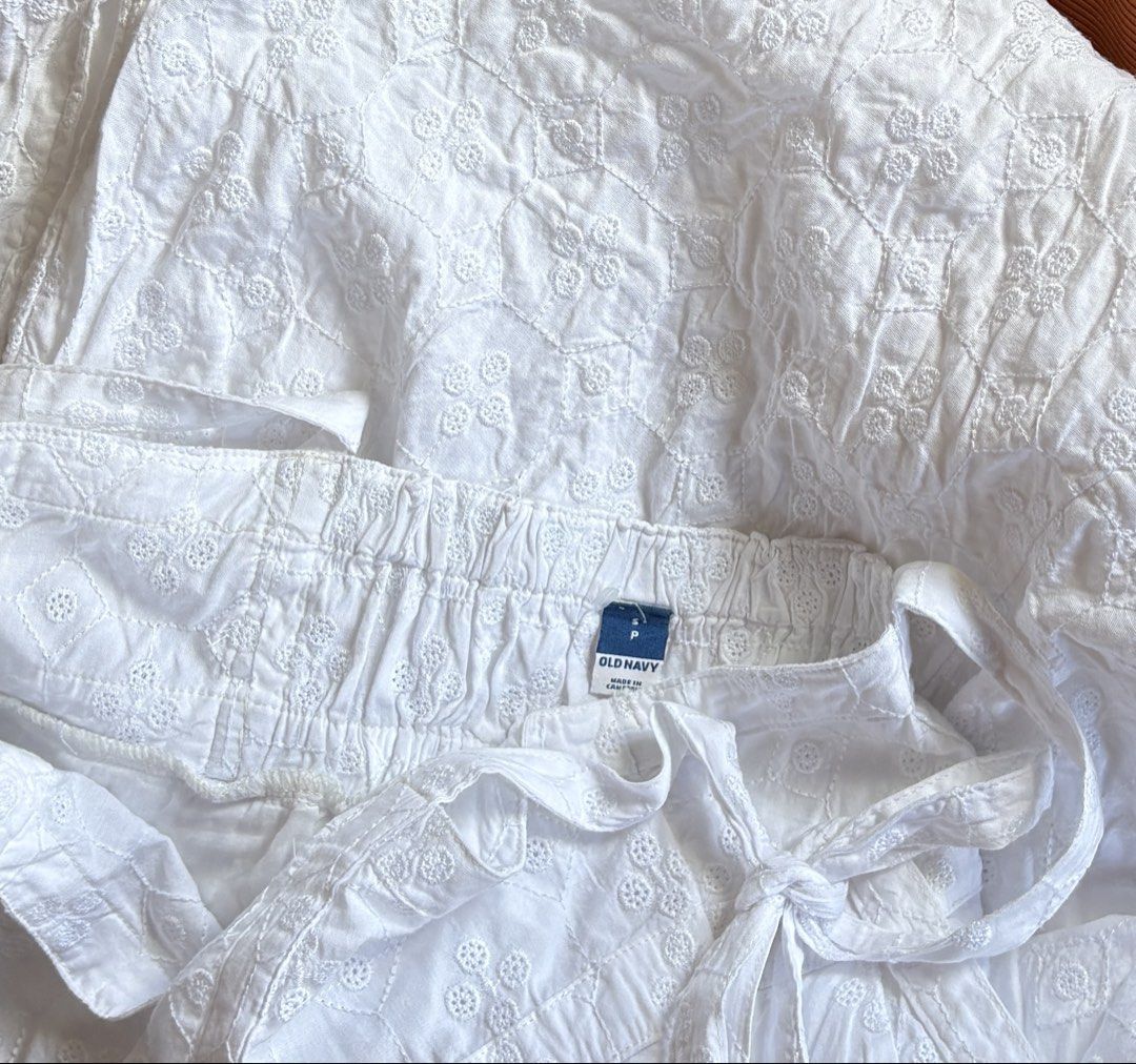 Old Navy White Embroidered Dress (Category: Dresses) located in Barugo. Submitted by green.trendsetter (Listing ID 1430455465, Image 3). Description: White dress from Old Navy with embroidered details. Features tie straps and a square neckline. The dress has an elastic waistband. Perfect for a casual day out or a summer event. Small to Medium. Runs big.