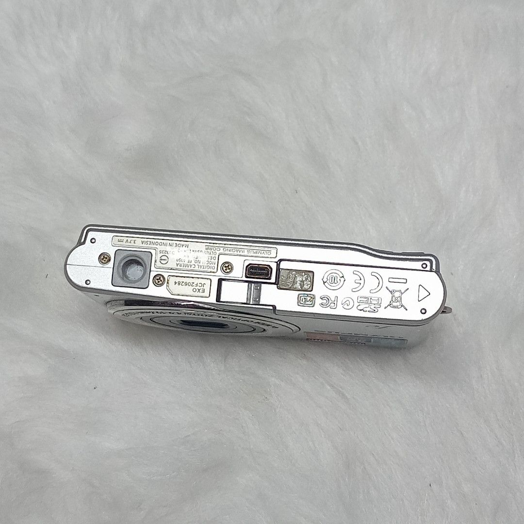 OLYMPUS Fe 4050 - Digital Camera (Category: Cameras) located in Rizal. Submitted by rowssii (Listing ID 1430519240, Image 3). Description: OLYMPUS FE-4050 price: 3,500 (slightly nego) 𝗌𝗉𝖾𝖼𝗌: ꨄ︎ 12 megapixels ꨄ︎ 4x wide optical zoom ꨄ︎ 2.7 lcd monitor ꨄ︎ fully functional — zoom, flash, video, audio & buttons are working 𝗂𝗌𝗌𝗎𝖾𝗌: ꨄ︎ screen burn — no effect on quality or performance ꨄ︎ might experience cam shutdown suddenly ꨄ︎ body conditi