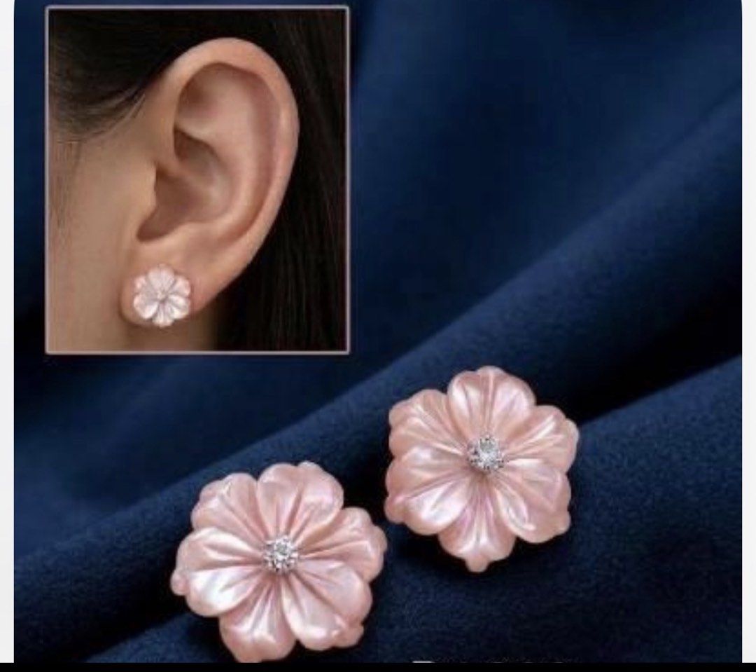 Pink Sampaguita Natural Diamond Earrings 18k (Category: Earrings) located in Quezon City. Submitted by stuffamania (Listing ID 1430494044, Image 2). Description: 0.10ct Natural Diamond 18k WG Pink Sampaguita Earrings Bnew 100% legit with certificate of authenticity with box Bought @ the D Maddox Jewelry .