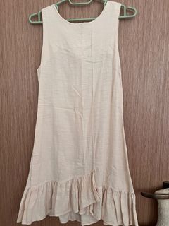 (Category: ) located in . Submitted by chloeboutique_sg (Listing ID 1430487312, Image 1). Description: .
