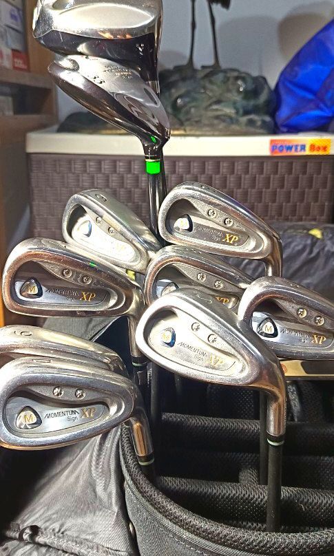 Powerbilt Momentum XP golf set (Category: Golf) located in Manila. Submitted by yeonmei5614747 (Listing ID 1429290402, Image 1). Description: - Momentum XP golf set - Includes irons, ut, putter, chipper, driver - Comes with a Dunlop golf bag - Suitable for various skill levels RFlex , RH.. graphite shaft..