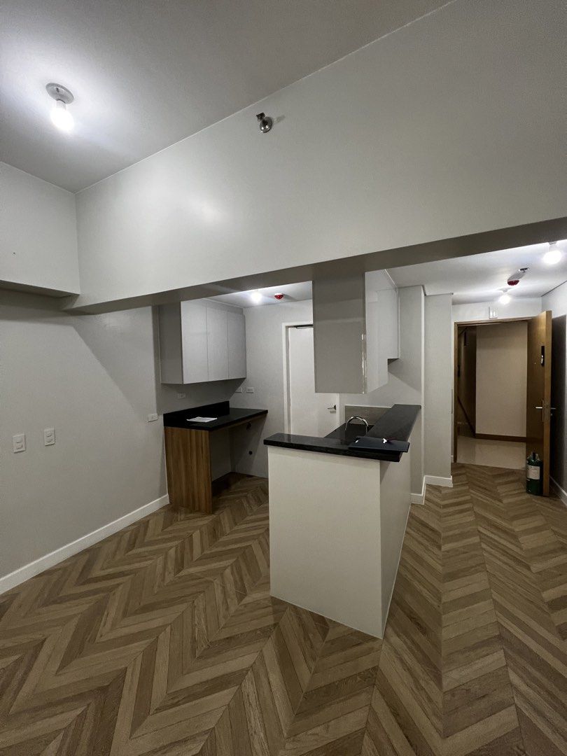 Rent Studio Unit - Grand Midori Ortigas (Category: Apartments & Condos) located in Quezon City. Submitted by luckypotion13 (Listing ID 1430418996, Image 2). Description: The Grand Midori Ortigas, Pasig City Location: Exchange Road, corner Jade Drive, Ortigas Center, Pasig City Semi-Furnished: With Split Type AC, Cabinet, Rangehood, Water Heater Nearby Establishments, Tektite, Exquadra Tower, Podium, SM Megamall Unit Size: 35.50 sqm, no parking Re