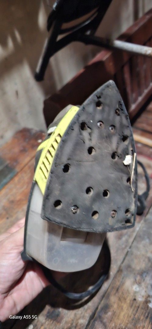 Ryobi Detail Sander C3667 (Category: Construction Tools & Equipment) located in Valenzuela. Submitted by winssian (Listing ID 1430550432, Image 3). Description: Valenzuela pickup need nyo bilan nun sanding files na swak sa ilalim nya or kayo ng magpalit ng velcro workinf sya before can send vids via fb id.