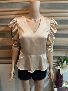 (Category: ) located in . Submitted by kayeshoppe (Listing ID 1430402625, Image 1). Description: .