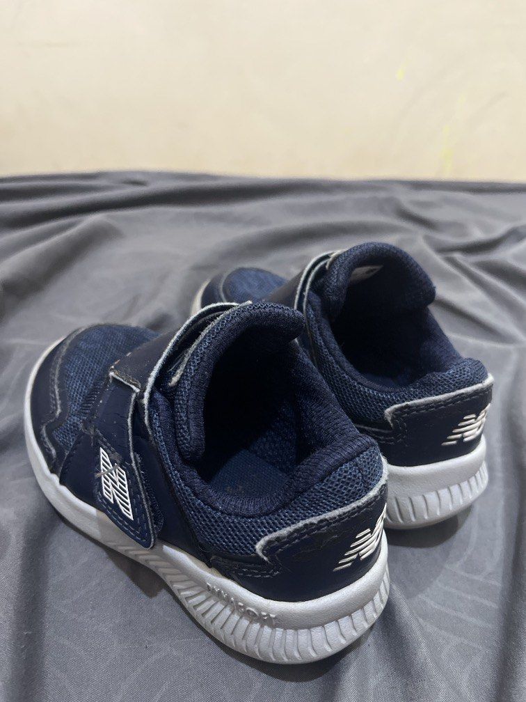 Sepatu anak new balance ori (Kategori: Orang Tua, Bayi & Anak - Lainnya) berada di Bogor. Dikirim oleh manwomankidstuff (ID iklan 1430510407, Gambar 1). Deskripsi: Bisa co 🧡 Minus seperti di 2 foto terakhir Nego tipis.